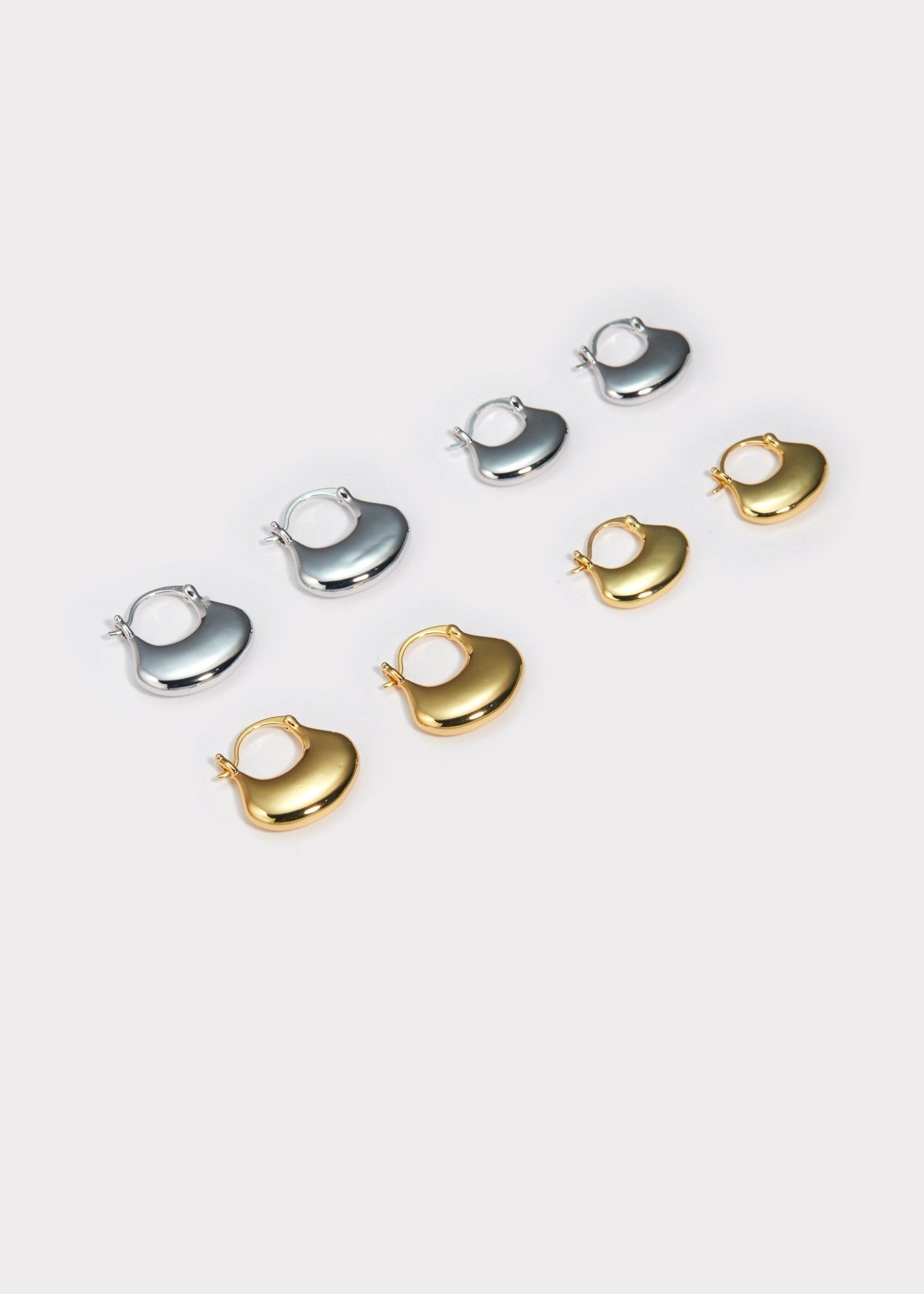 How to Keep Earrings from Tarnishing (A Complete Guide)