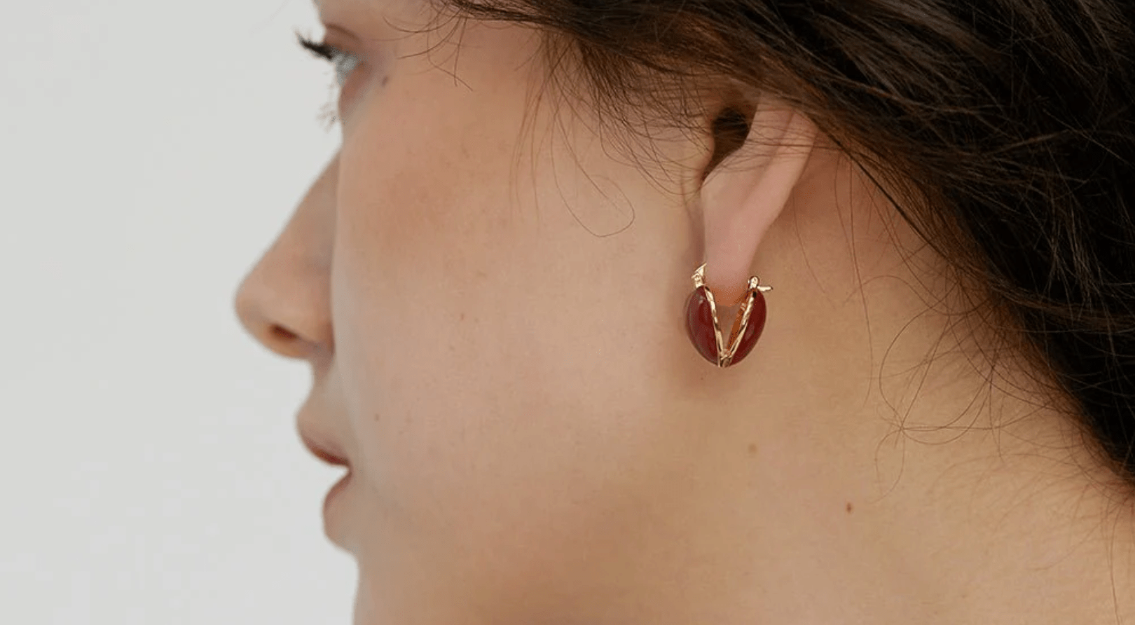 How to Wear Clip-On Earrings (Complete Guide)