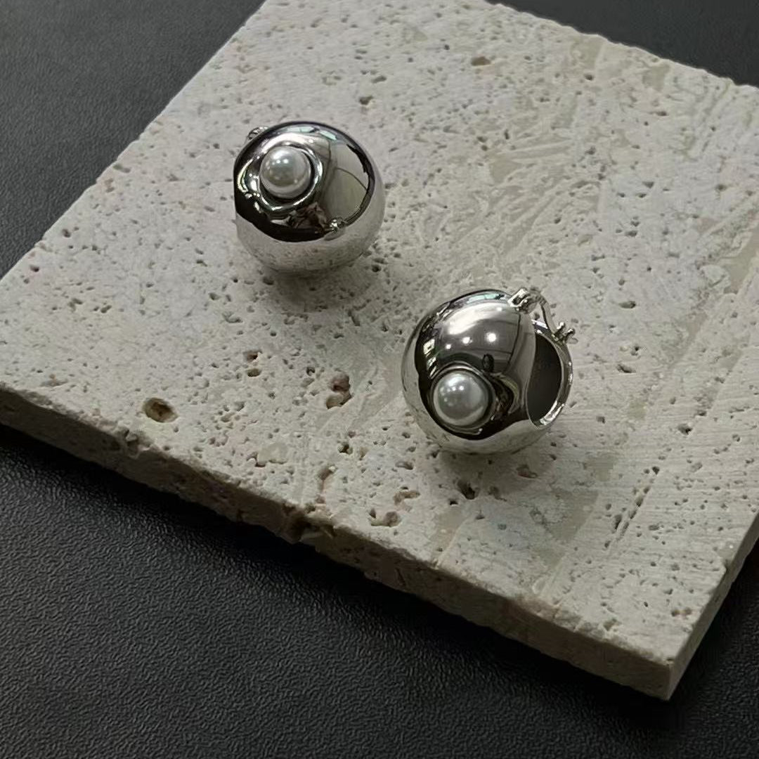 Types of Metal Used in Jewelry (Full List)