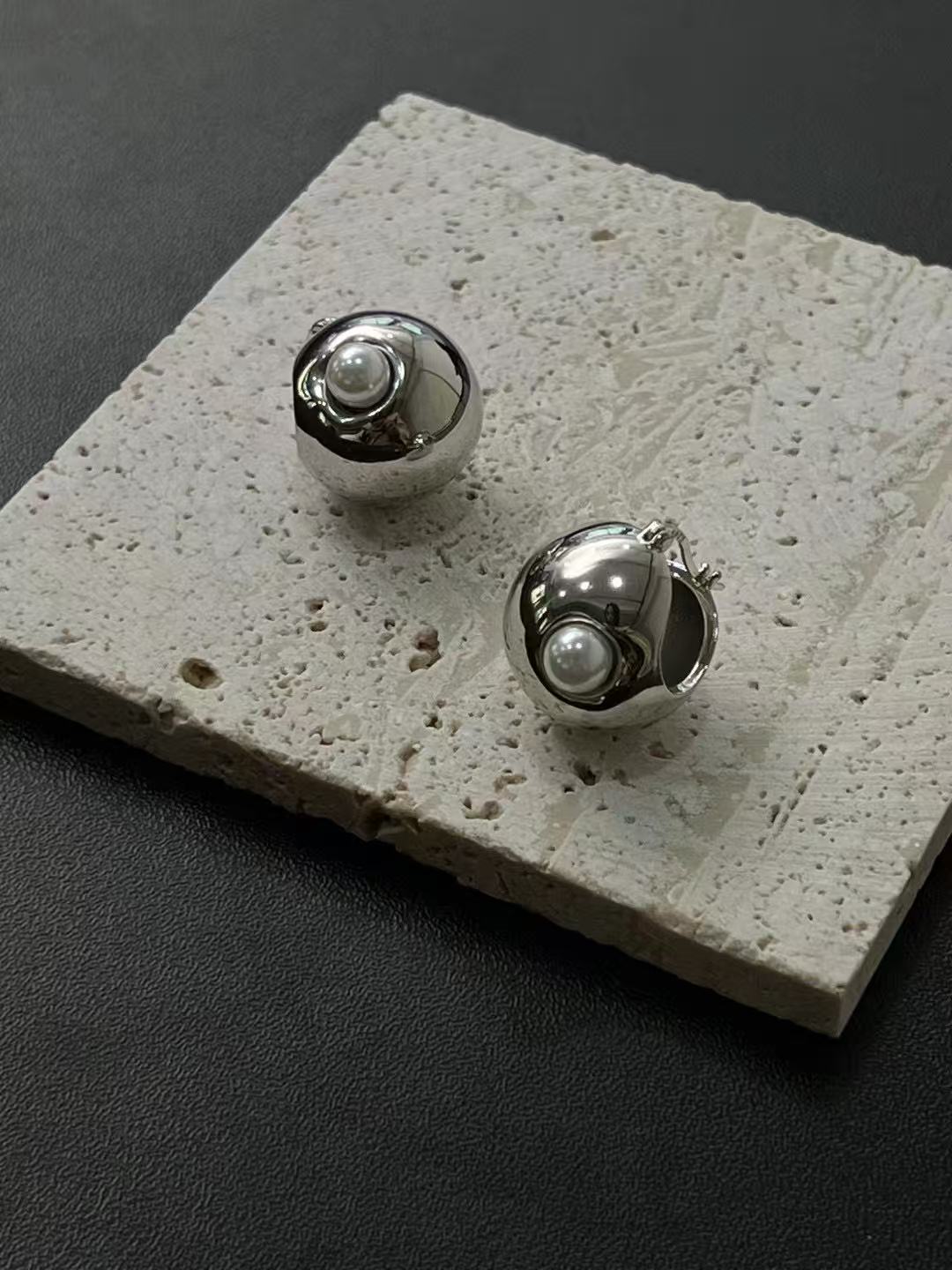 Types of Metal Used in Jewelry (Full List)