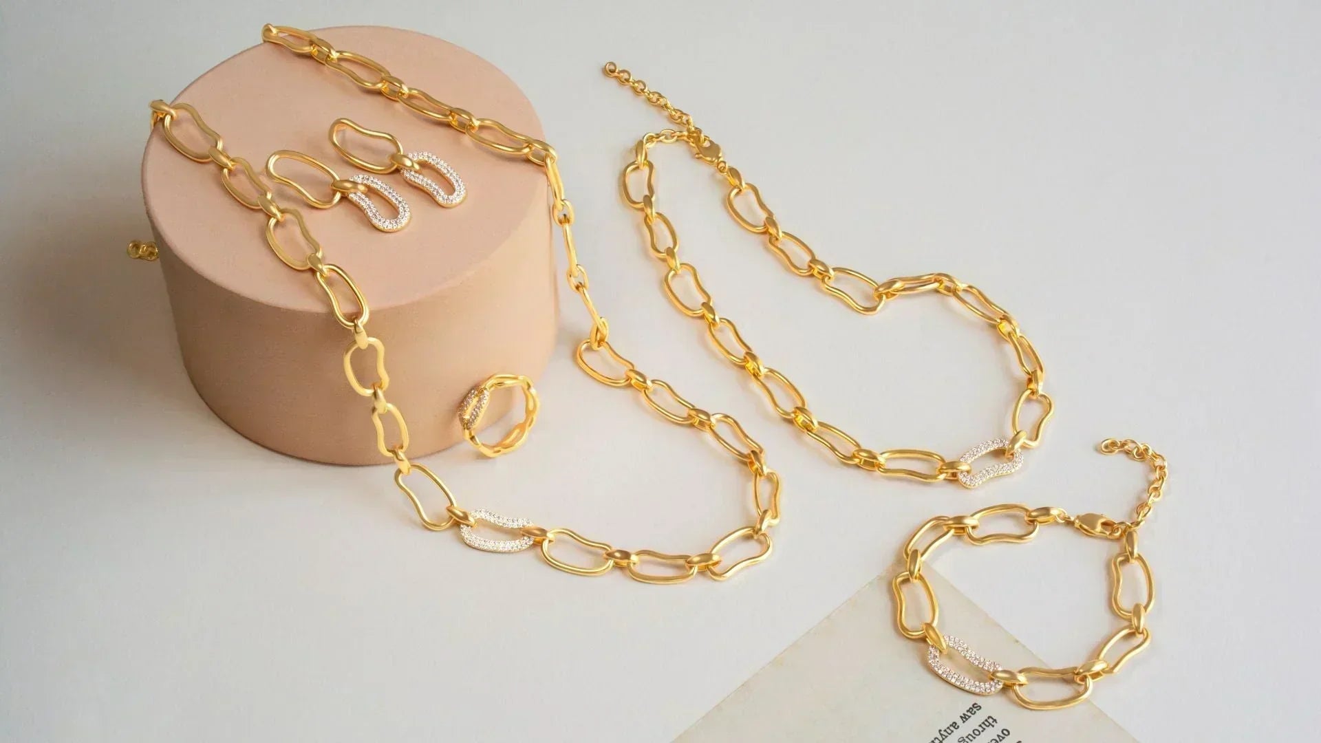 How to Keep Your Jewelry from Tarnishing (Complete Guide)