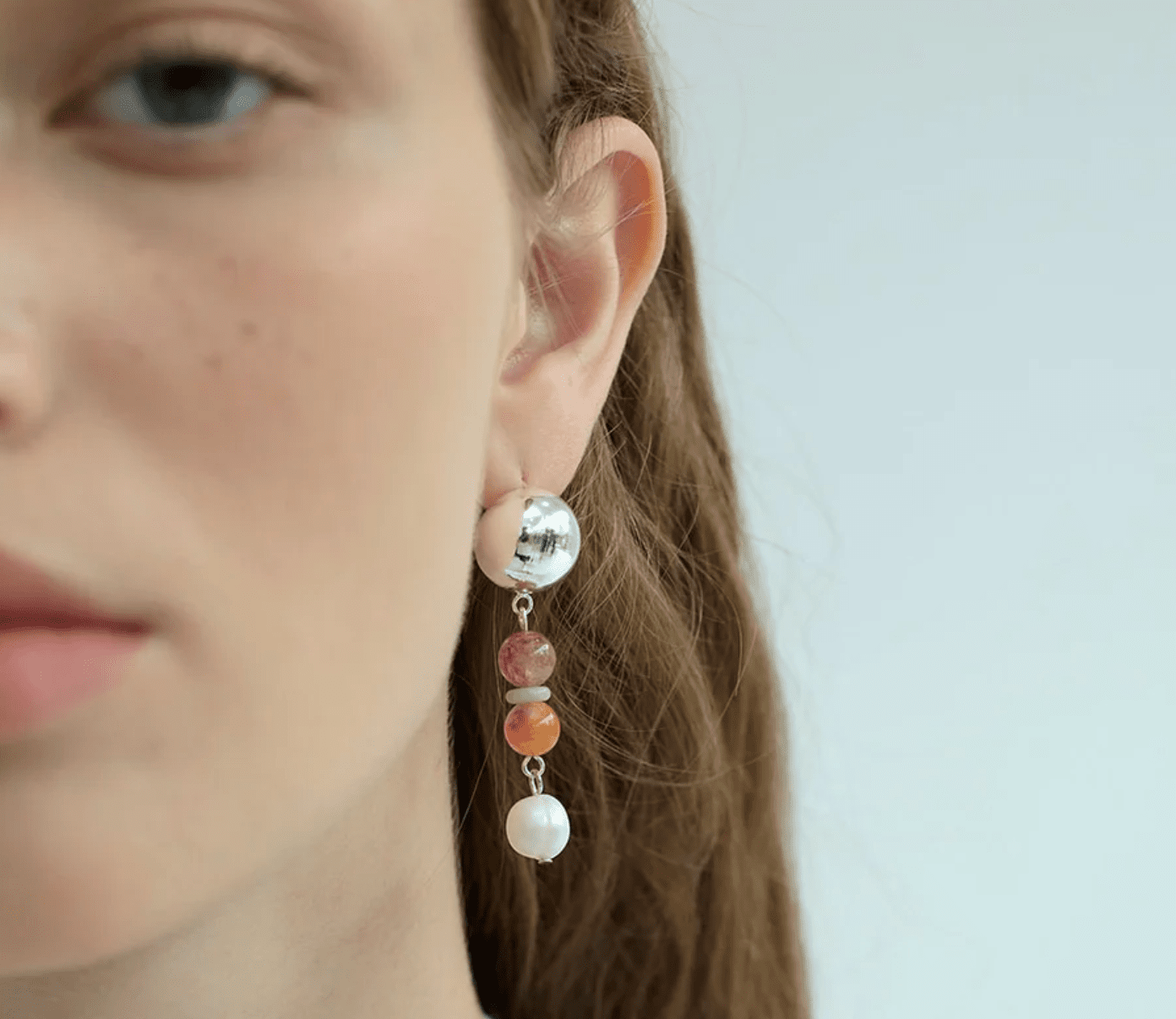 How to Wear Dangle Earrings (Beginner Guide)