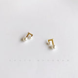Note Motif Pearl Stud Earrings