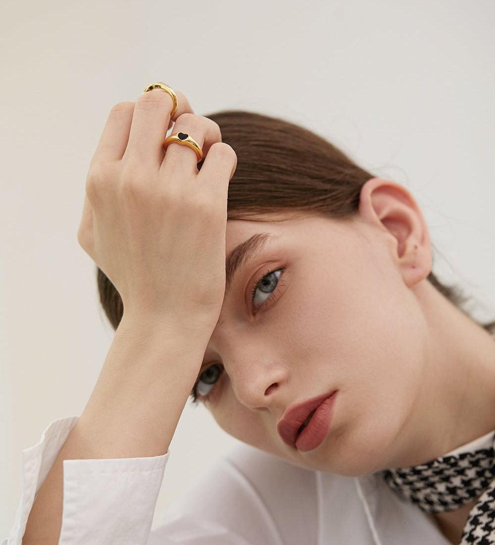 Heartline Curve Ring - Grace Studio