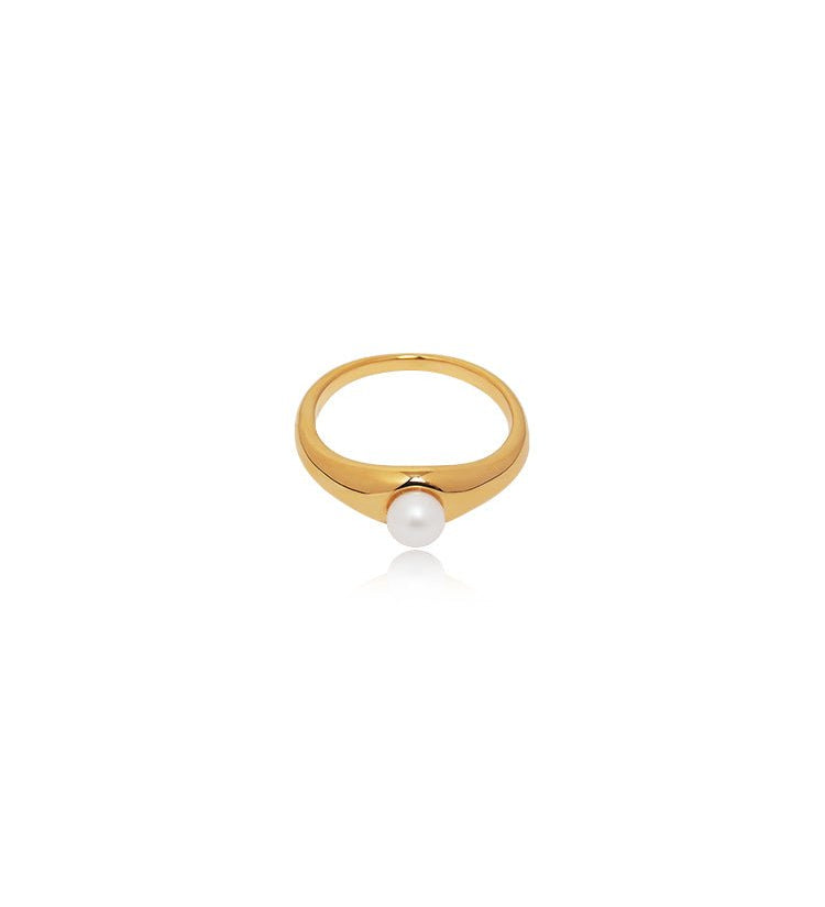 Curve Pearl Ring