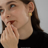 Ripple Form Stud Earrings