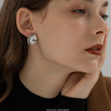 Ripple Form Stud Earrings