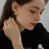Ripple Form Stud Earrings