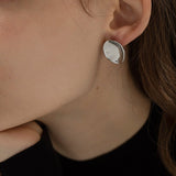 Ripple Form Stud Earrings