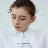 Gloss Curve Pearl Stud Earrings