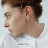 Gloss Curve Pearl Stud Earrings