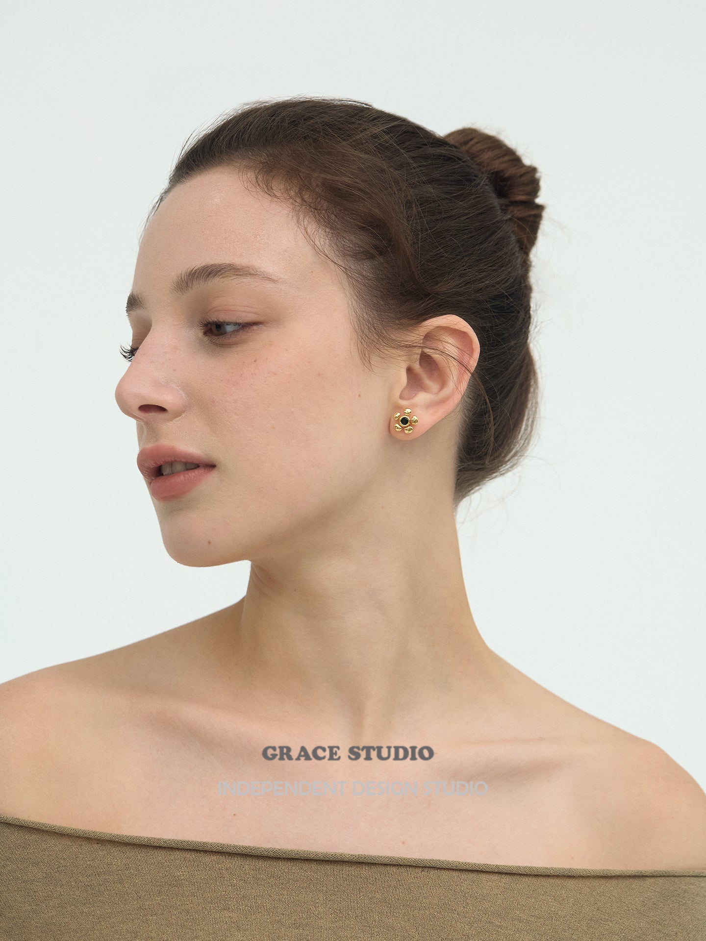 Delicate Flower Gem Stud Earrings - Grace Studio
