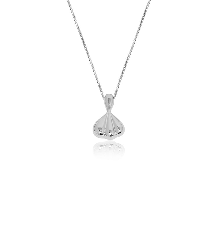 Sculpted Shell Charm Pendant Necklace