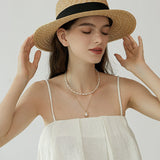 Molten Frame Pearl Pendant Necklace