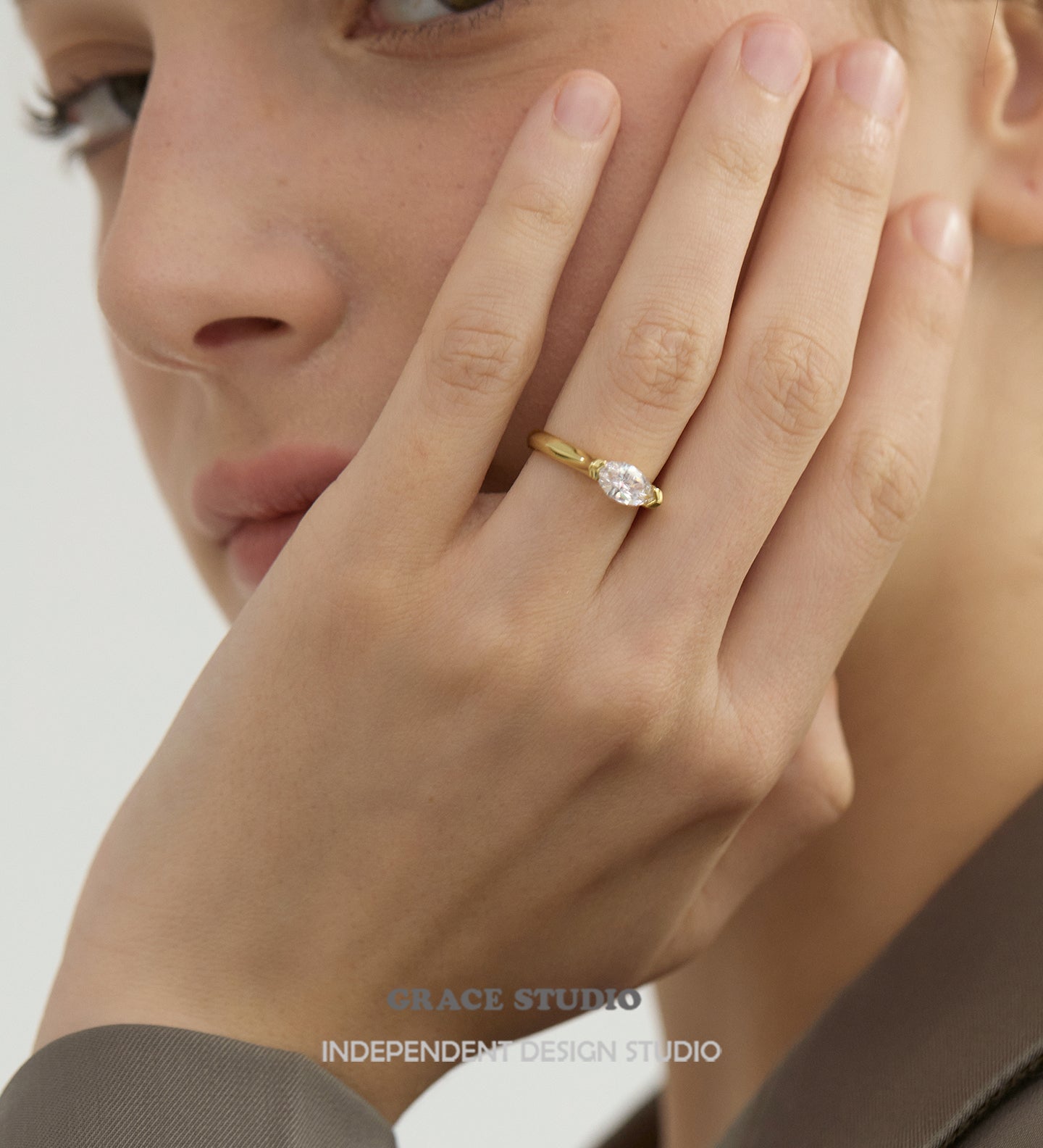 Elegant Marquise-Cut Crystal Solitaire Ring