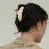 Curved Beige Banana Claw
