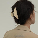 Curved Beige Banana Claw